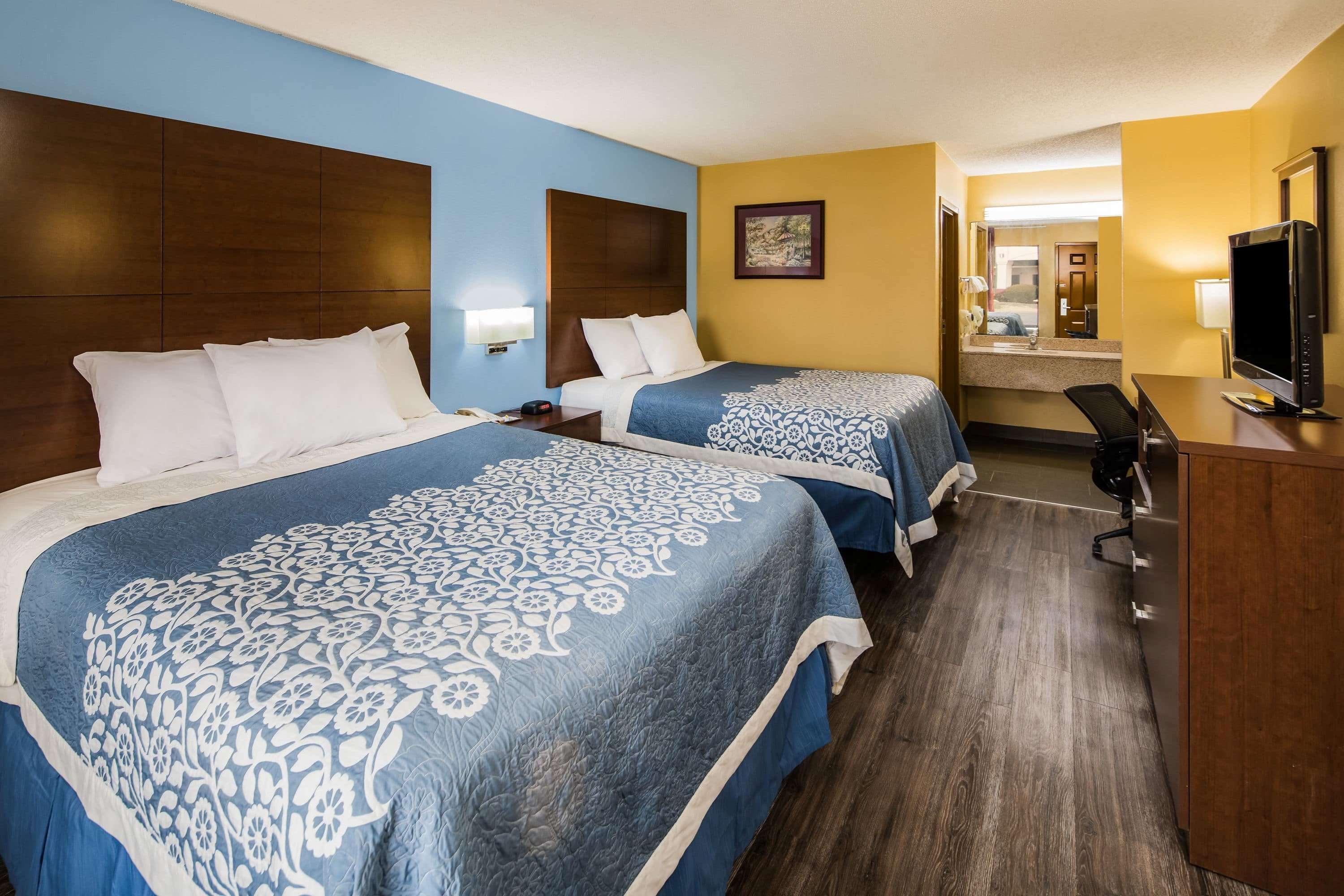 Days Inn By Wyndham Oak Grove/Ft. Campbell Exterior foto