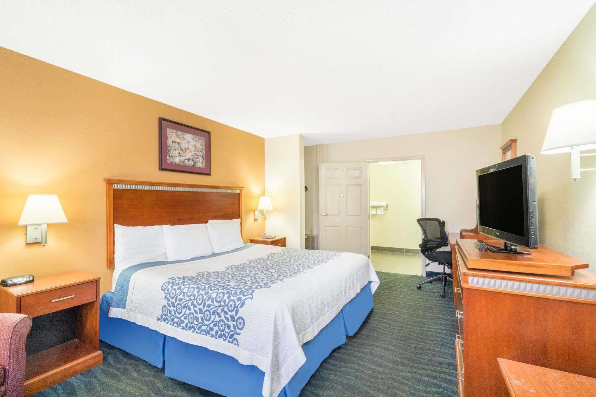 Days Inn By Wyndham Oak Grove/Ft. Campbell Exterior foto